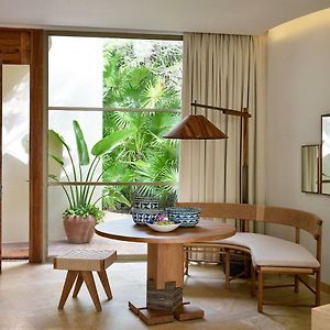 Lagoon King Suite